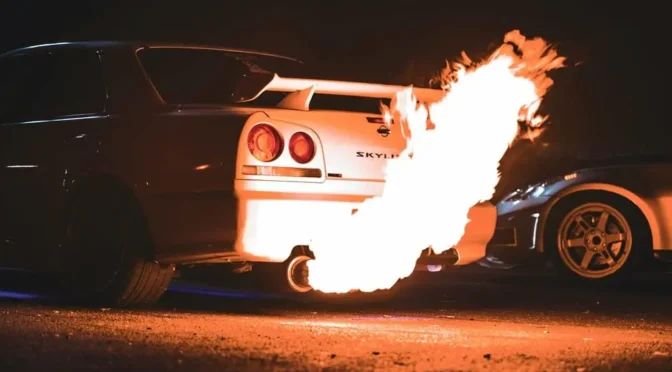 Strzały z wydechu: Przyczyny, Tuning i Legalność – Przewodnik