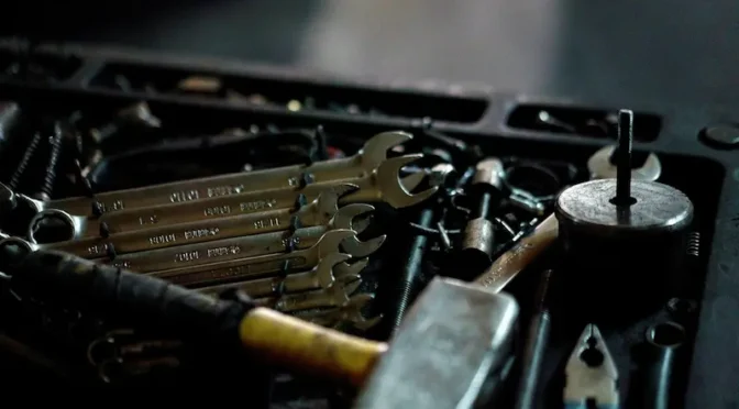 Zestaw narzędzi do tuningu w garażu – co warto mieć?